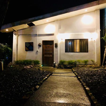 The White Bed And Breakfast Bacolod Exterior foto