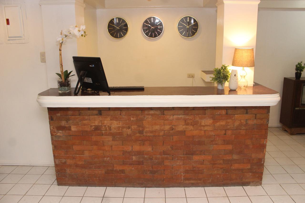 The White Bed And Breakfast Bacolod Exterior foto